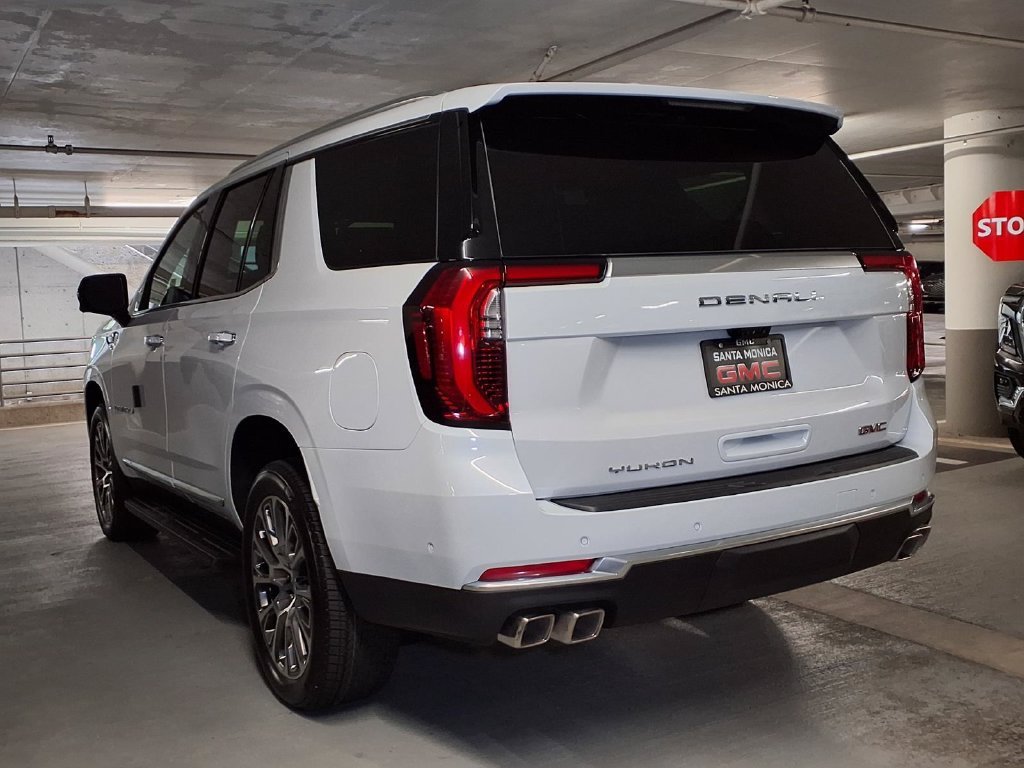 2026 GMC Yukon Denali - Photo 10