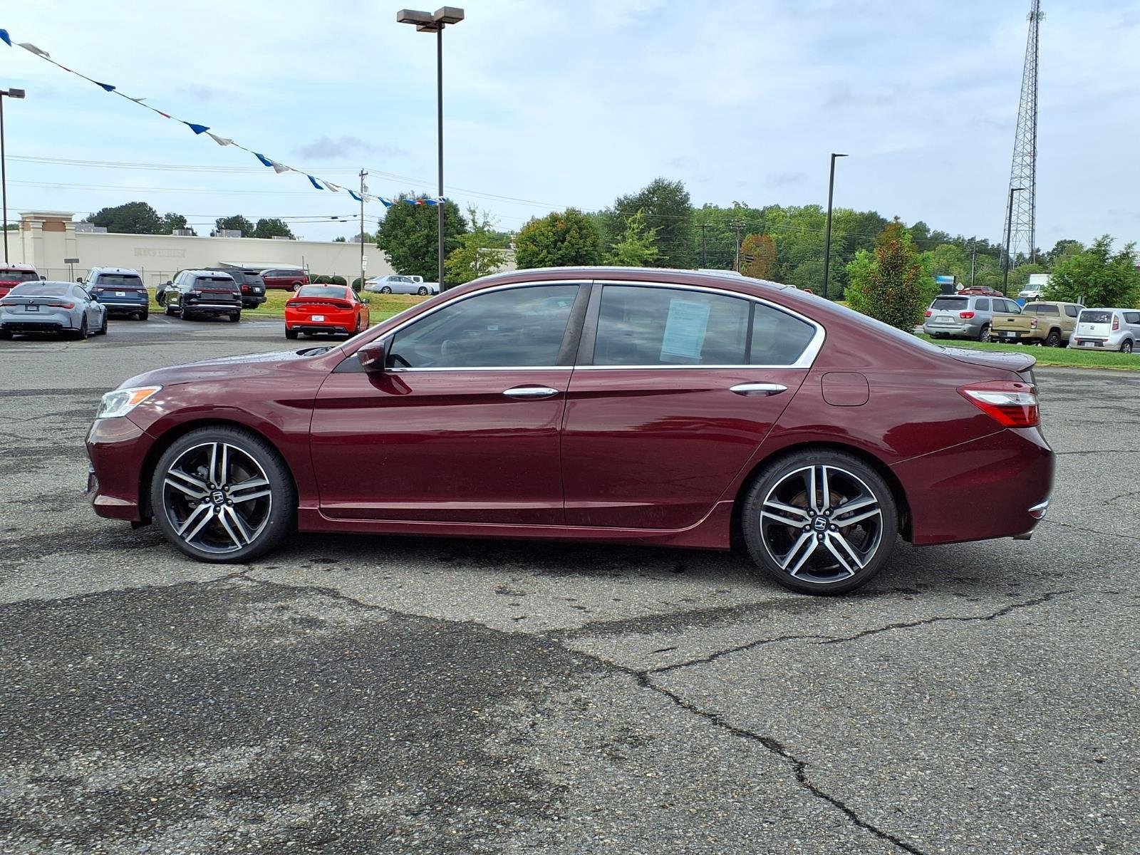 Used 2017 Basque Red Pearl II Honda Sport image 3