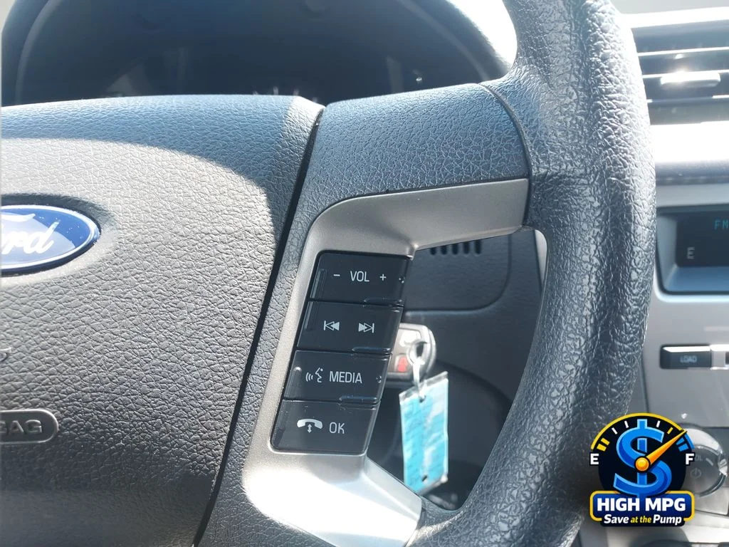 Used 2010 Gray Ford SE image 16
