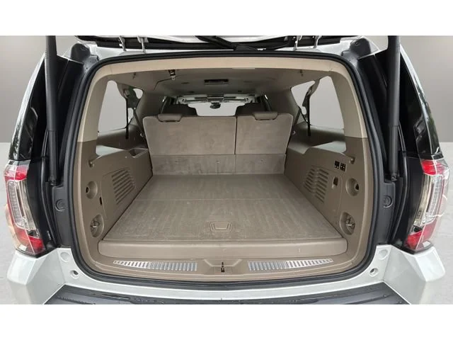 Used 2017 WHITE FROST TRICOAT GMC SLT image 32