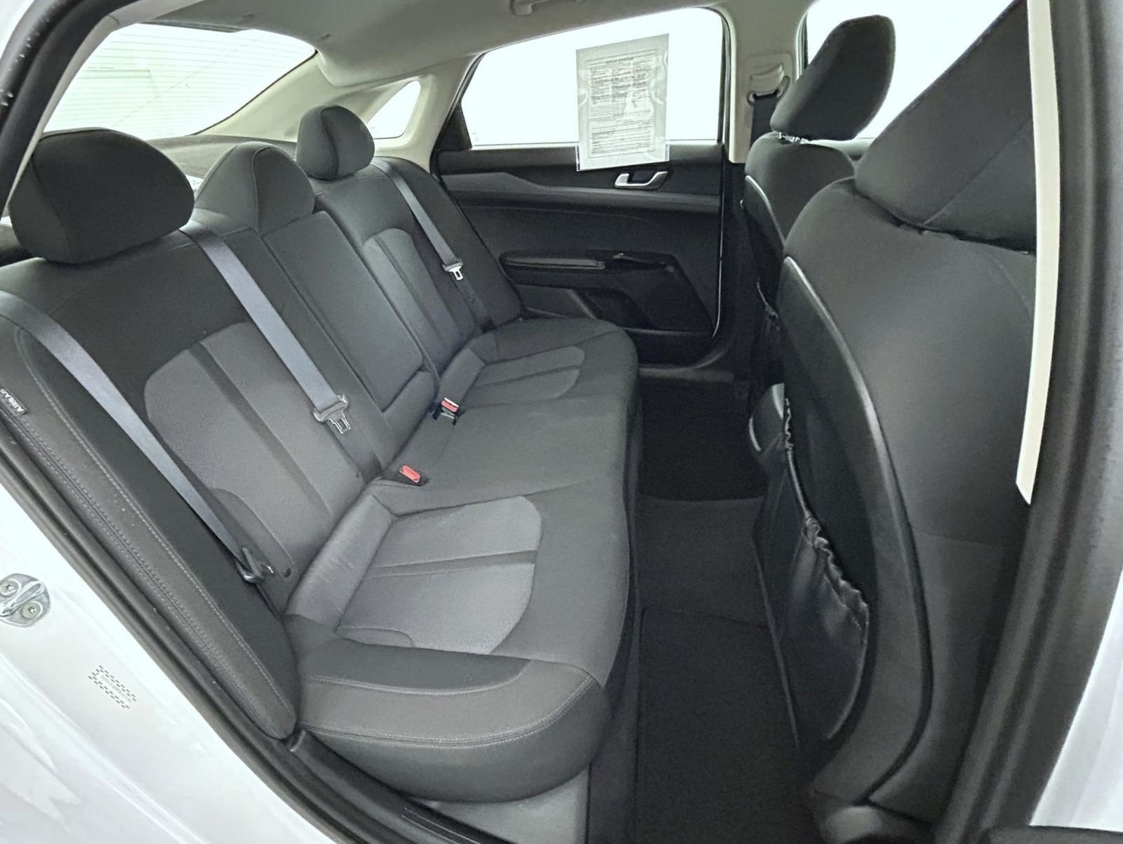 Used 2023 White Kia LXS image 18