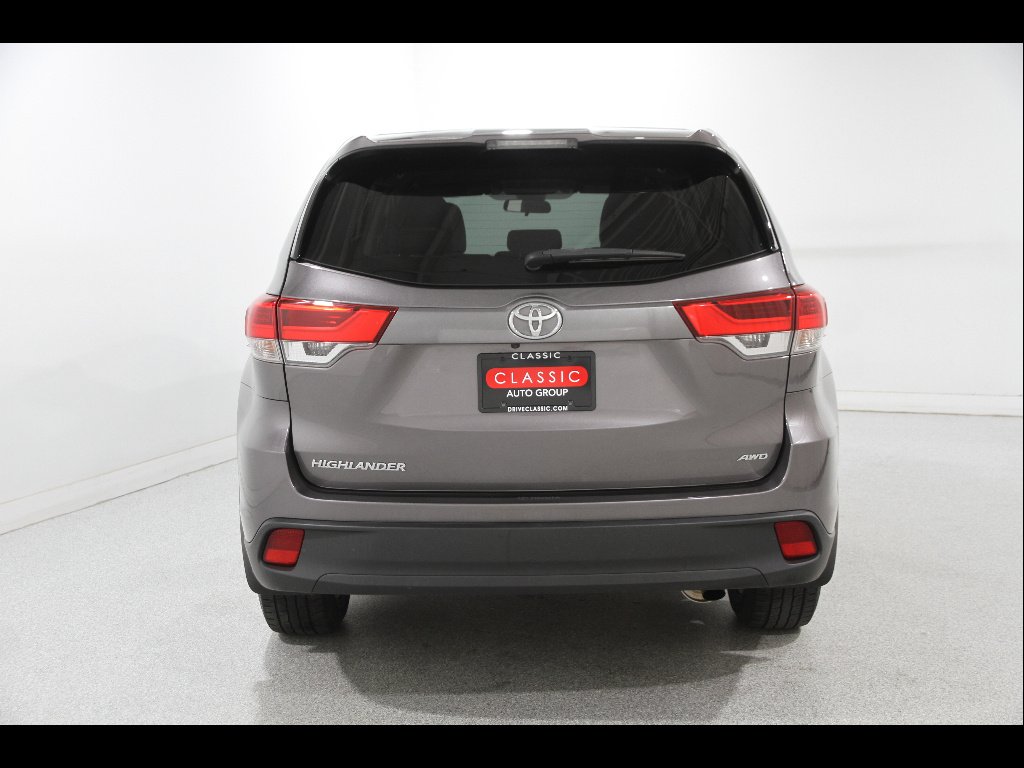 2019 Toyota Highlander LE - Photo 19