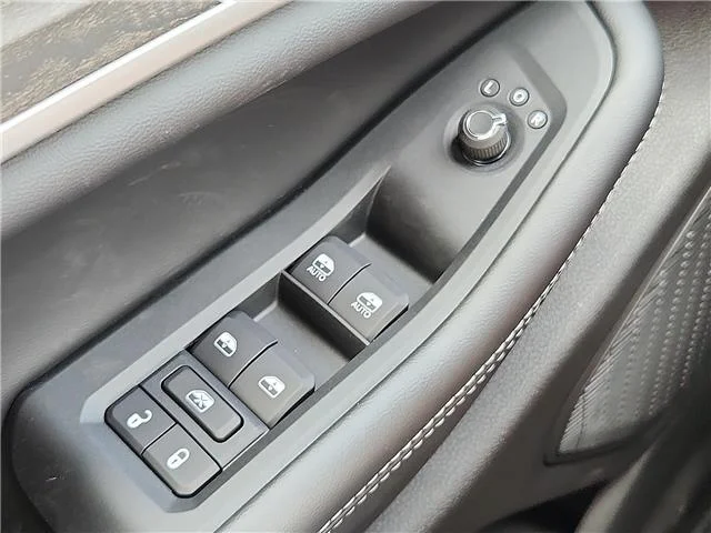 New 2027 PX8 High Gloss Jeep L LAREDO ALTITUDE 4X2 image 19