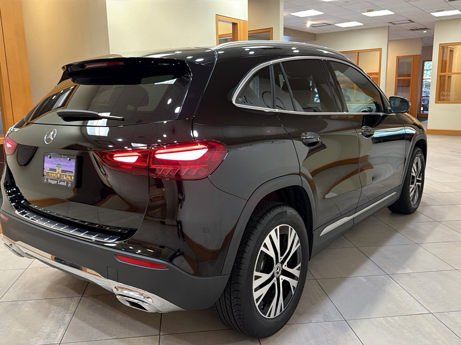 Used 2025 Night Black Mercedes-Benz 4MATIC® image 6