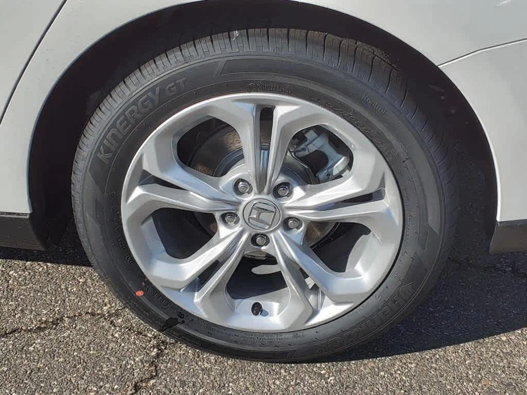 New 2026 Platinum White Pearl Honda LX image 4