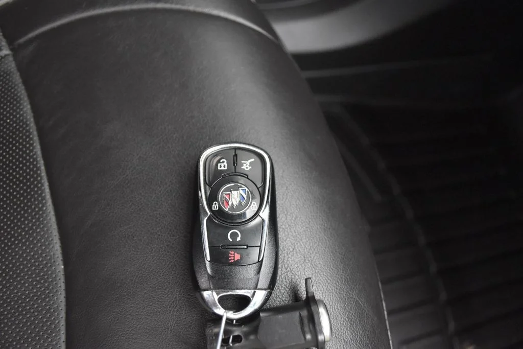 Used 2021 White Frost Buick Avenir image 30