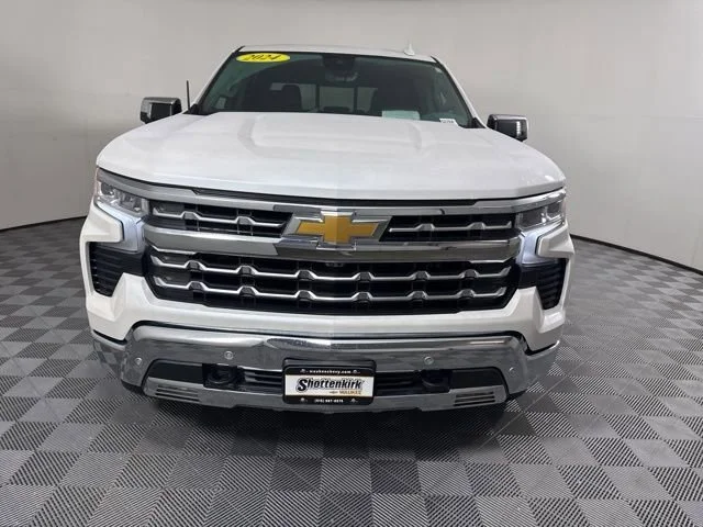 Used 2024 Iridescent Pearl Tricoat Chevrolet LTZ image 6