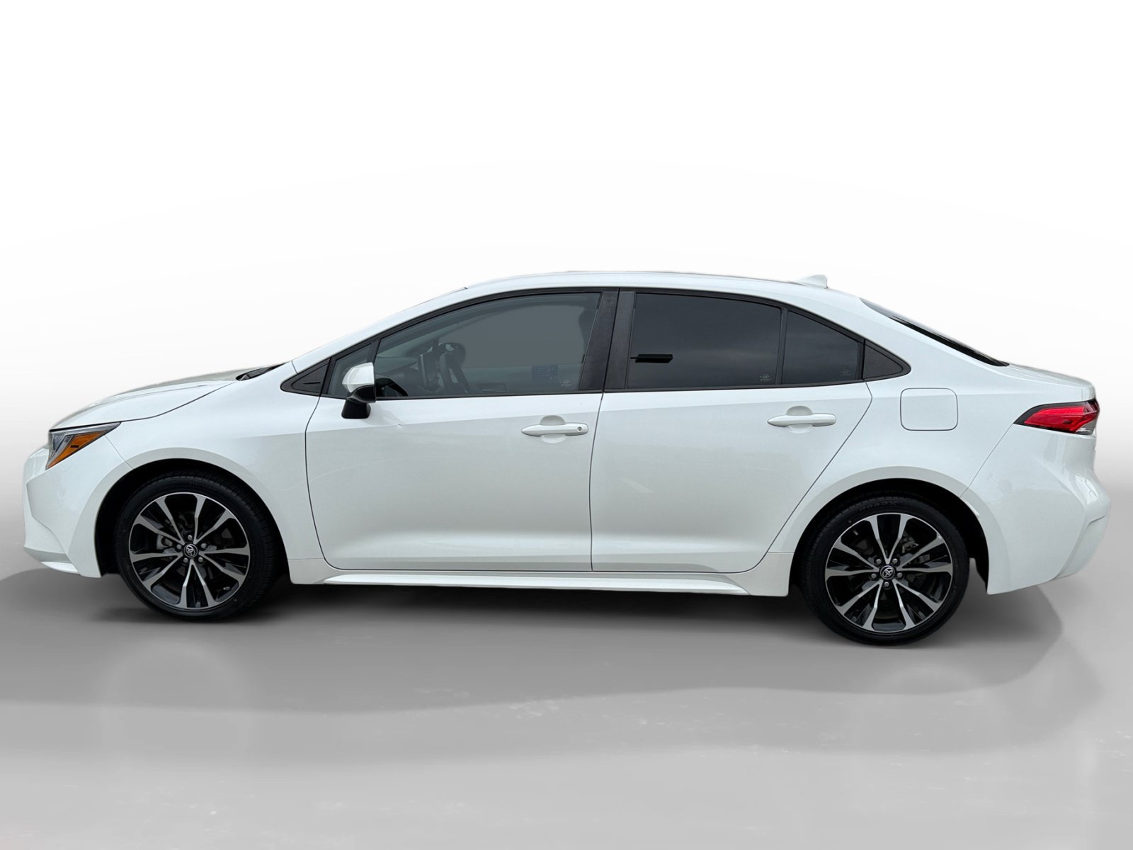 Used 2020 Blizzard Pearl Toyota LE image 2