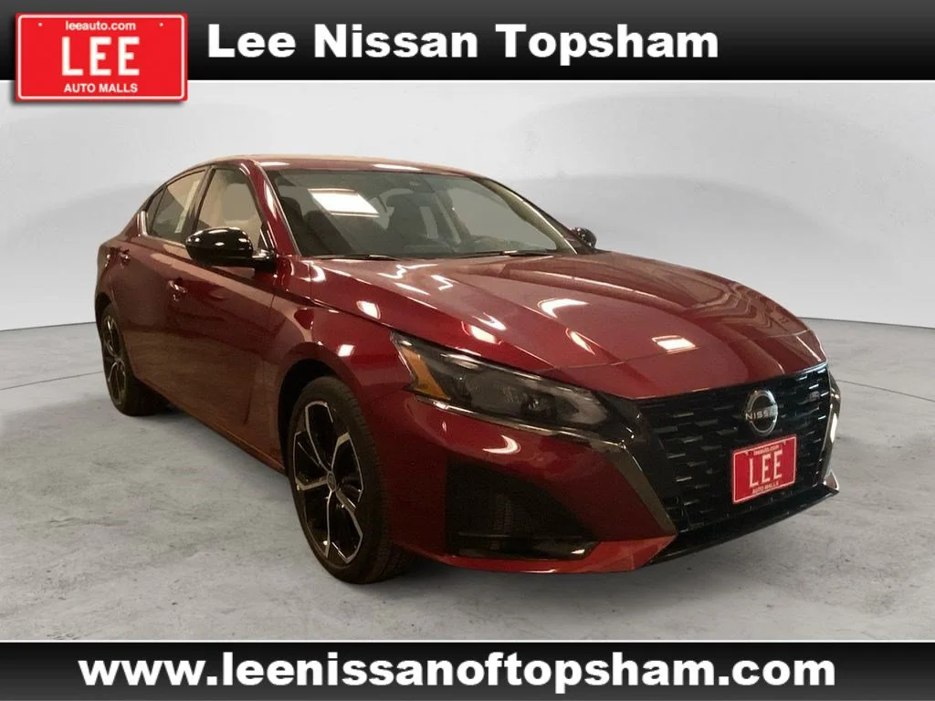 Used 2024 Scarlet Ember Nissan 2.5 SR image 8