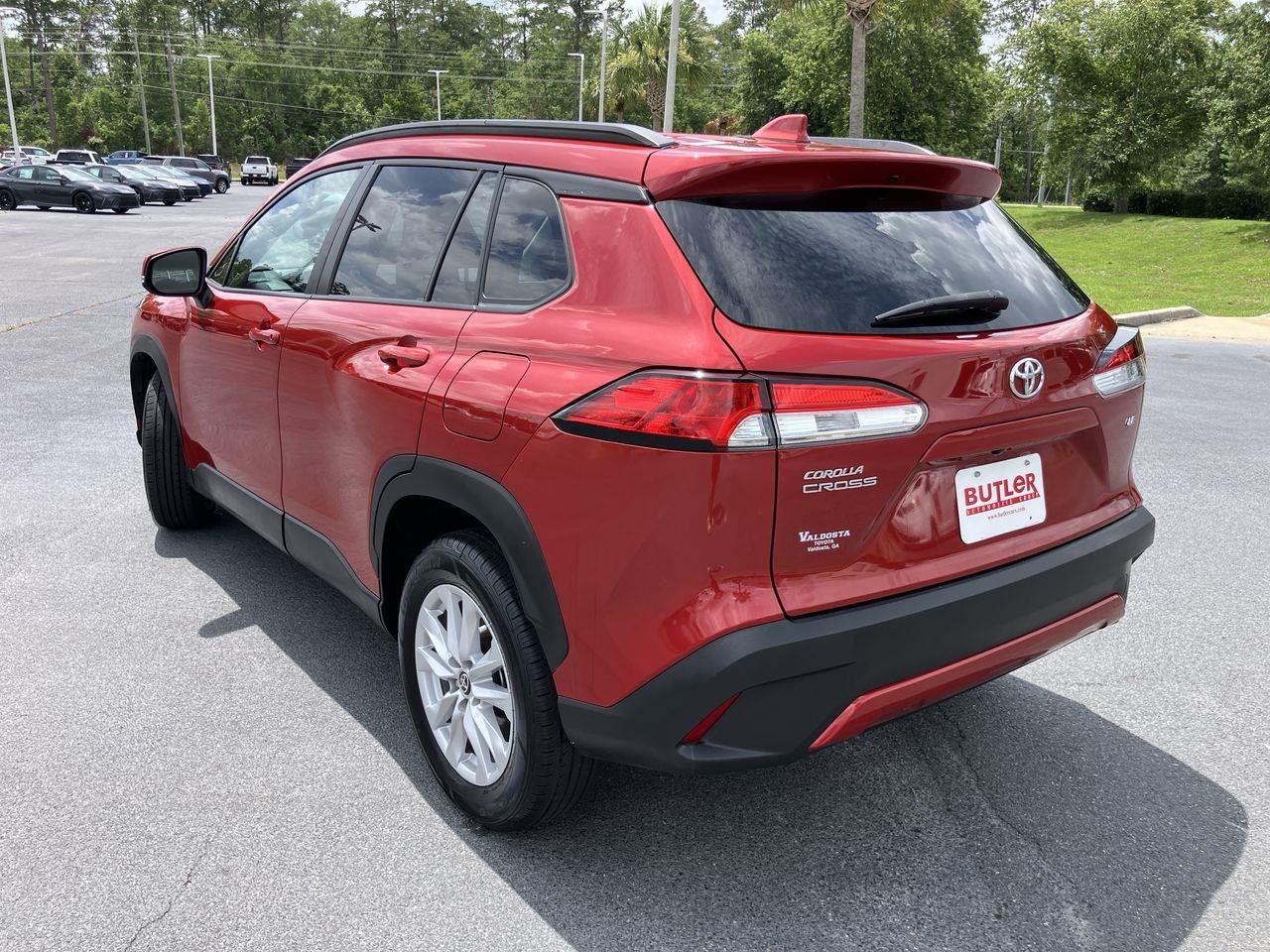 Used 2022 Red (Barcelona Red Metallic) Toyota LE image 3