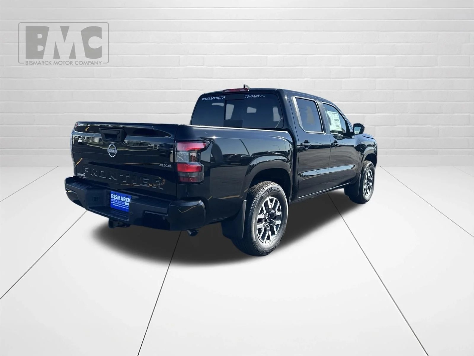 New 2026 Super Black Nissan Crew Cab SV image 3