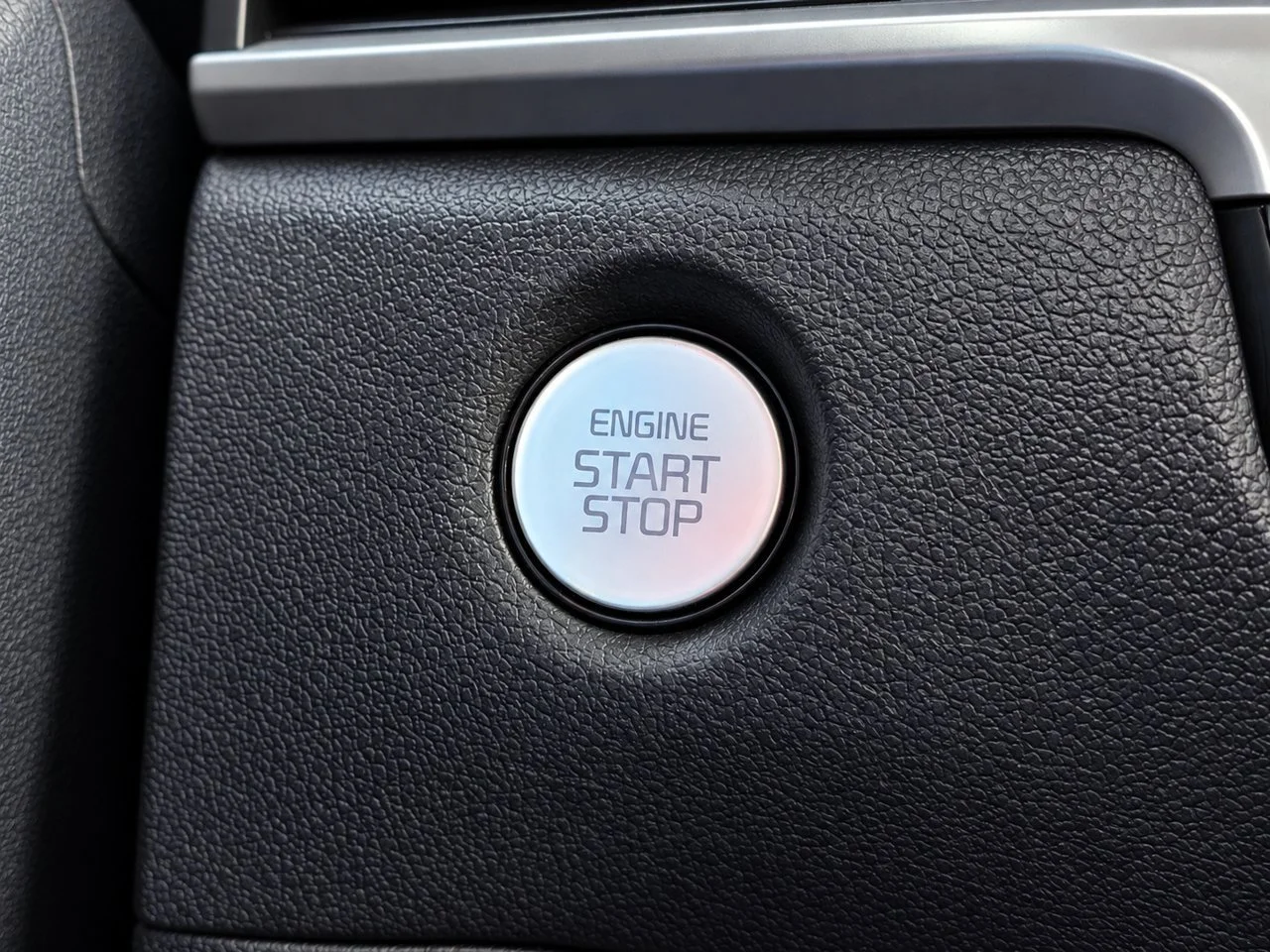 Used 2024  Kia S image 20