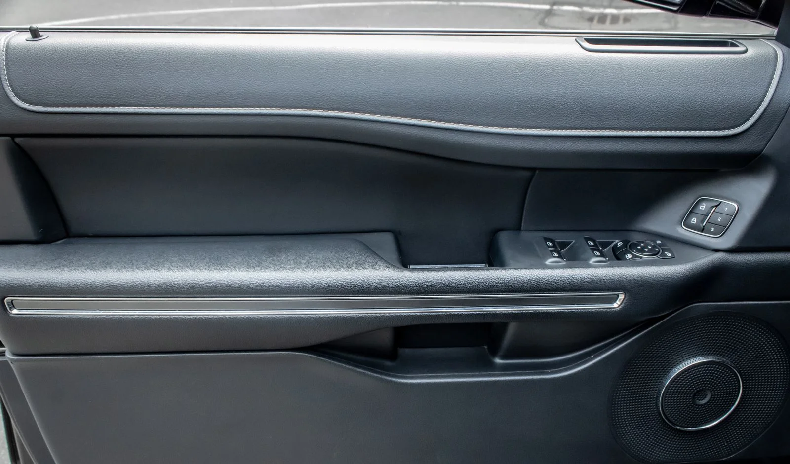 Used 2023 Black Ford XLT image 23
