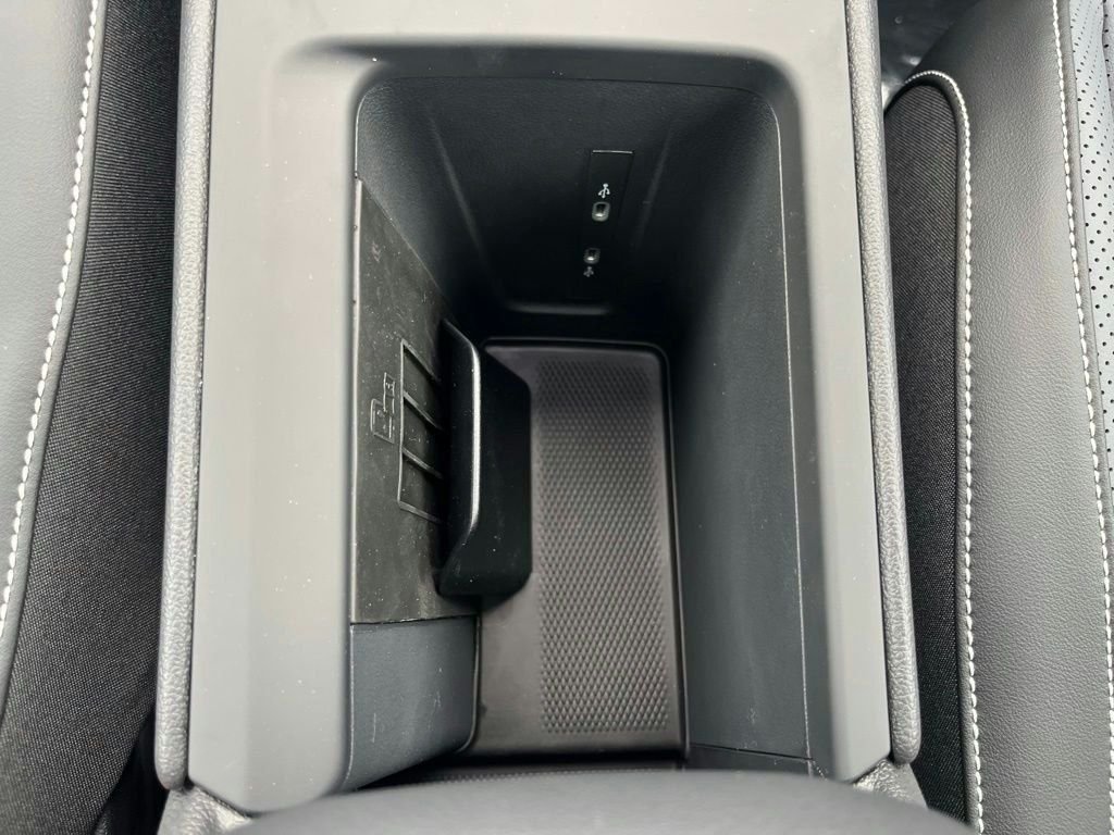 New 2026 White/off-white Volkswagen SE image 14