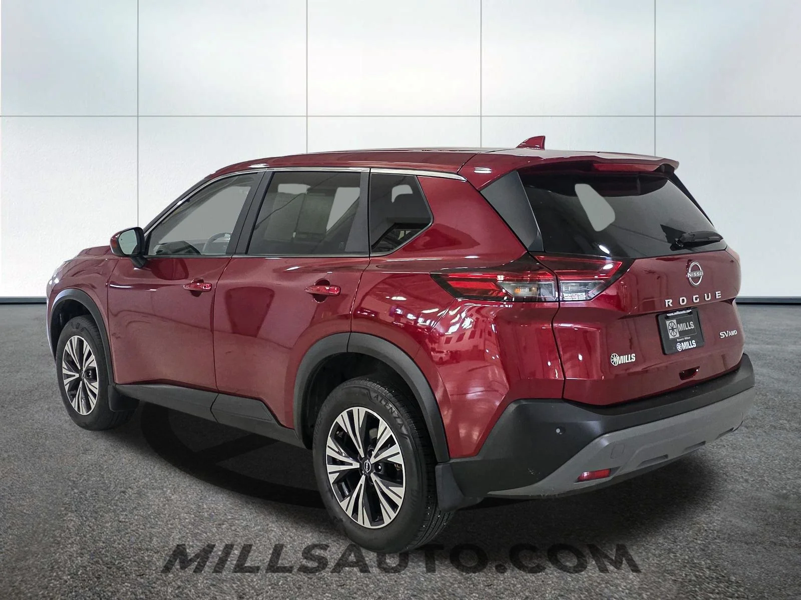 Used 2023 Red Nissan SV image 4