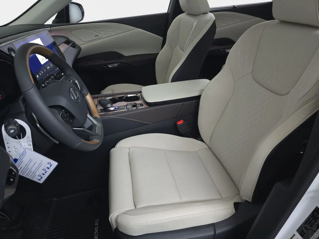 New 2026 Eminent White Pearl Lexus LUXURY image 15