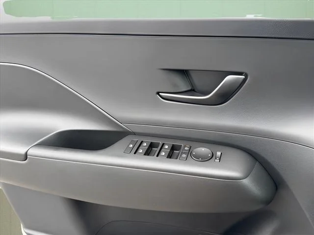 Used 2026 White Hyundai SEL Sport image 10