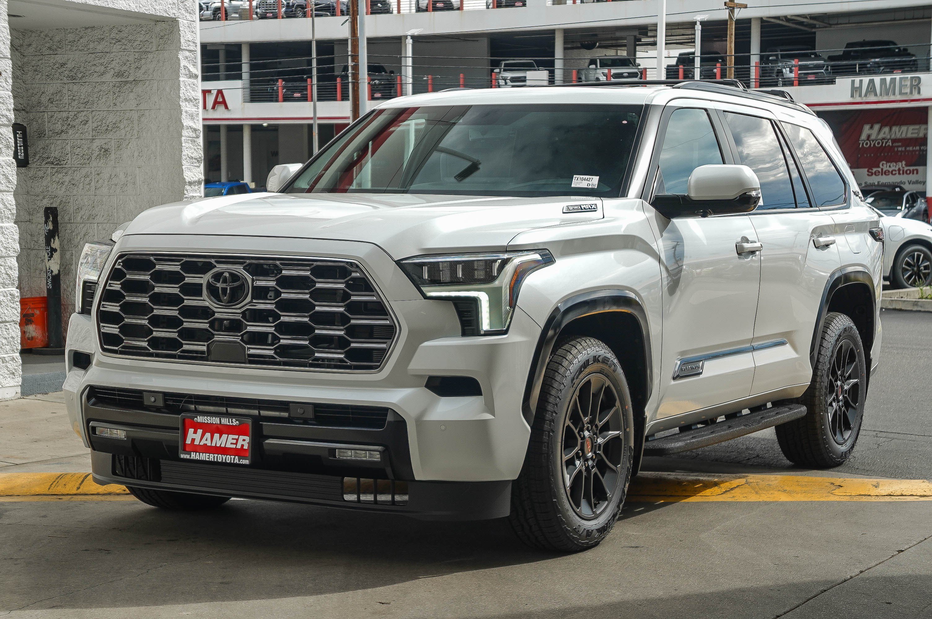 New 2026 Wind Chill Pearl <sup>1</sup> Toyota  Platinum image 3