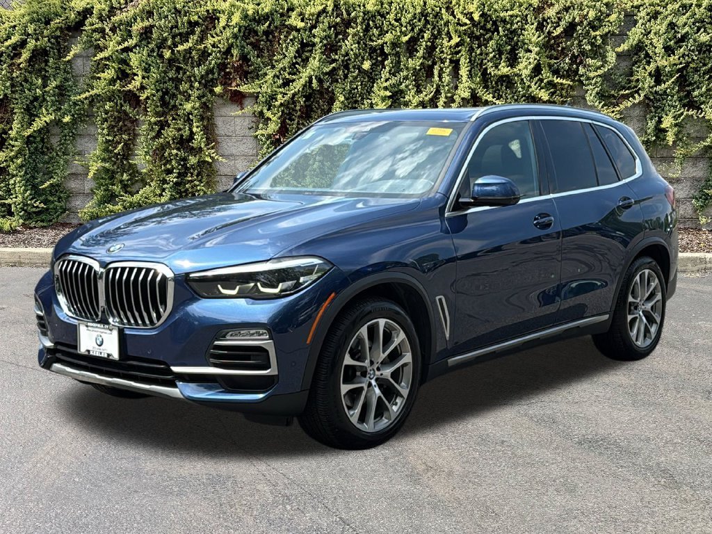Used 2021 Phytonic Blue Metallic BMW xDrive40i image 3