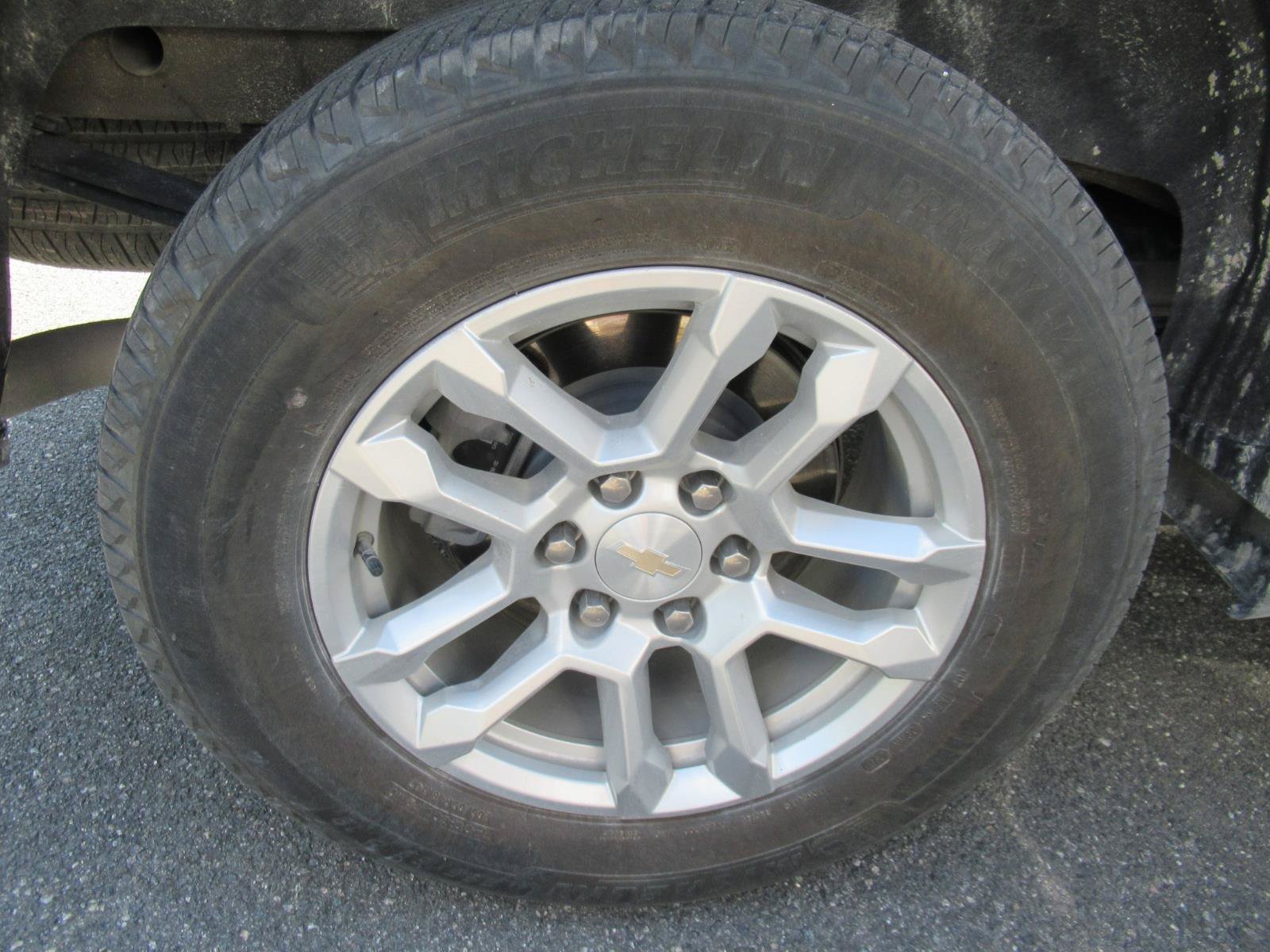 Used 2024 White Chevrolet LT image 5