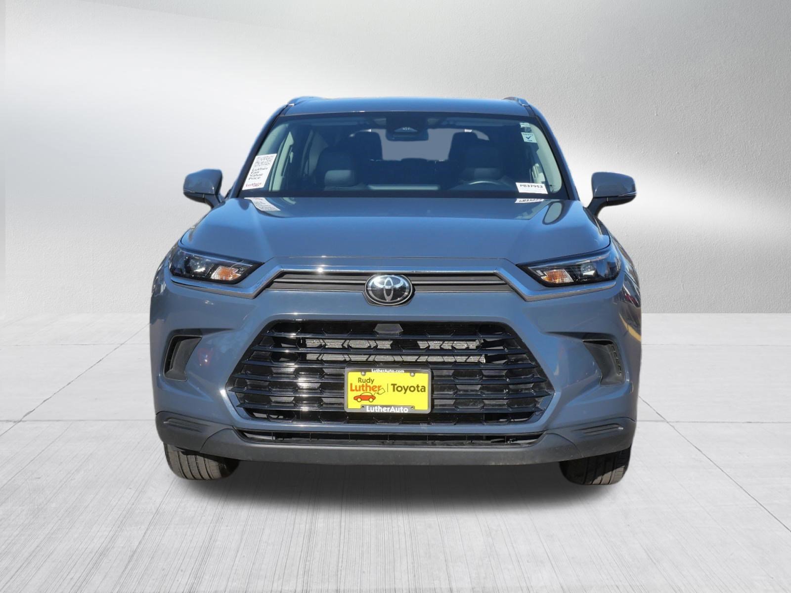 Certified 2025 Toyota Grand Highlander XLE with VIN 5TDAAAA55SS023209 for sale in Golden Valley, Minnesota