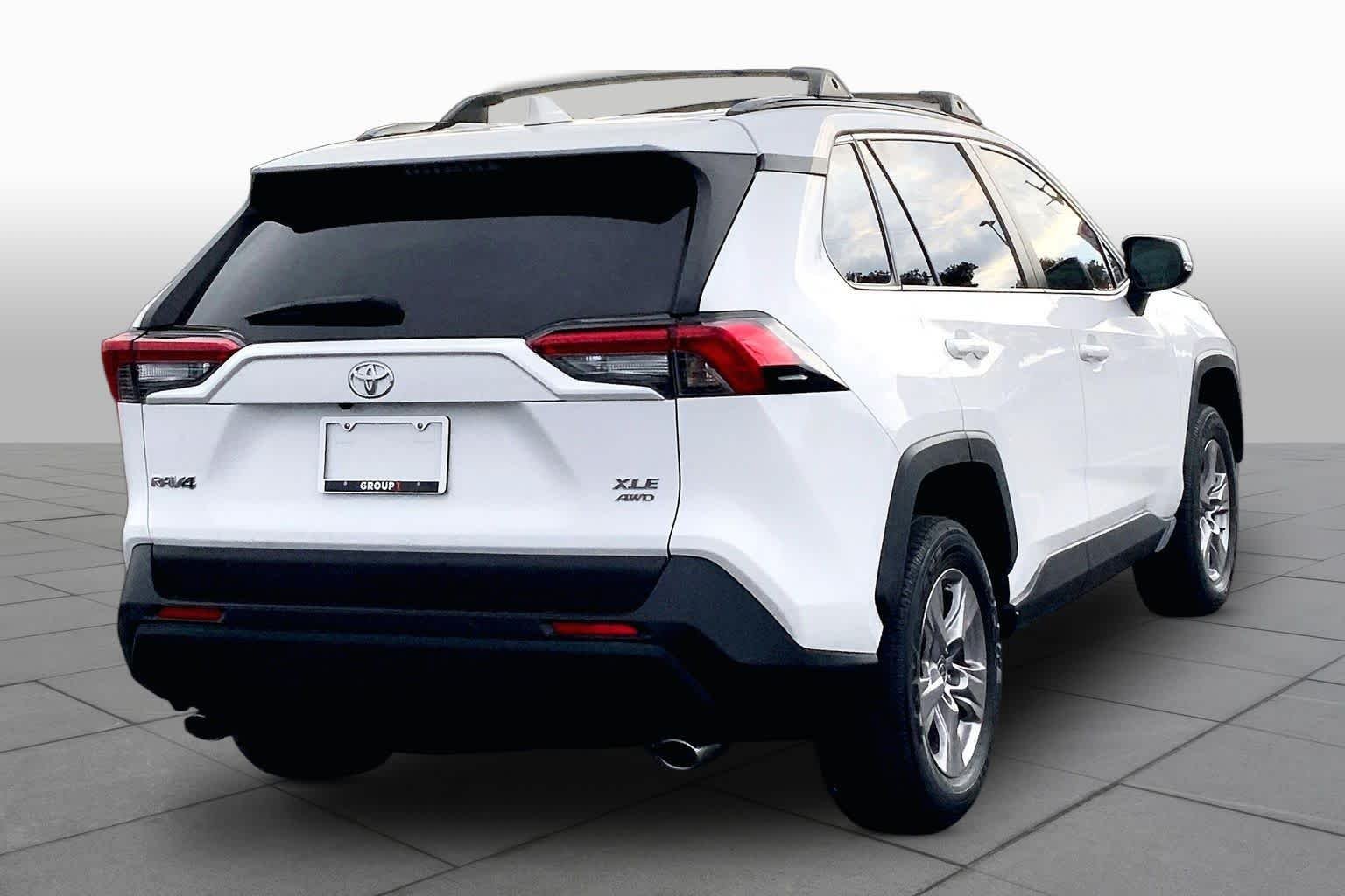 Used 2023 Ice Cap Toyota XLE image 13