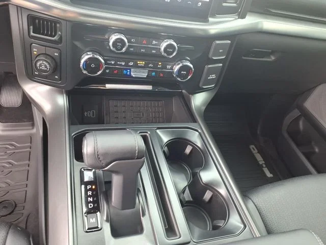 Used 2025 White Metallic Ford Lariat image 16