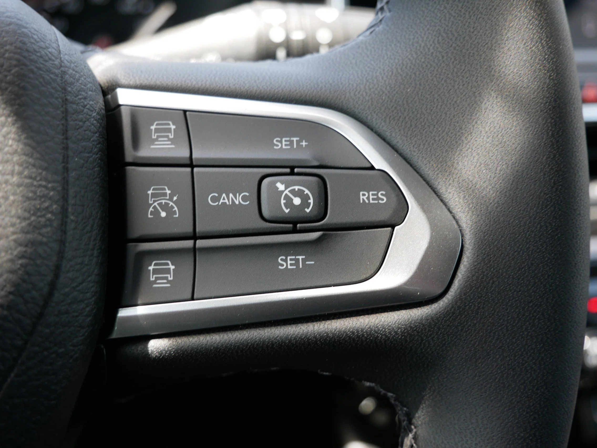 New 2026 Diamond Black Crystal Pearlcoat Jeep Limited Altitude image 20