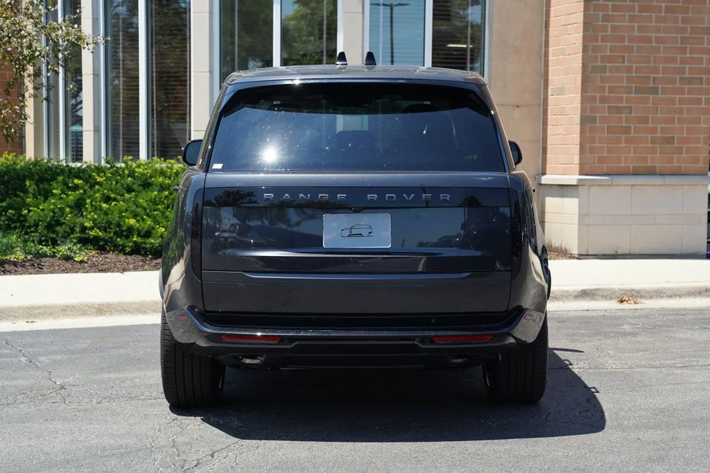 New 2026 Carpathian Grey Land Rover SE image 5