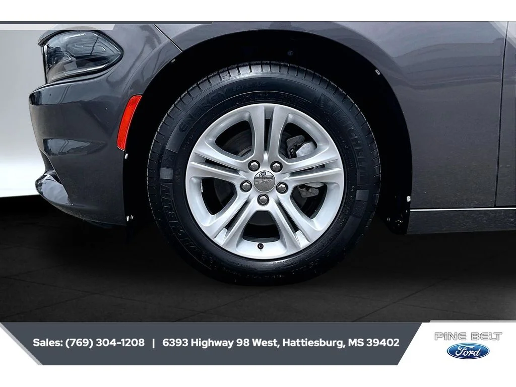 Used 2021 Granite Pearlcoat Dodge SXT image 7