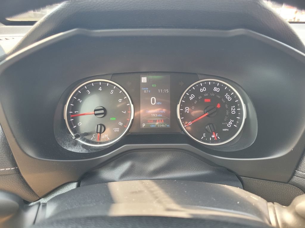 2022 Toyota RAV4 LE - Photo 22