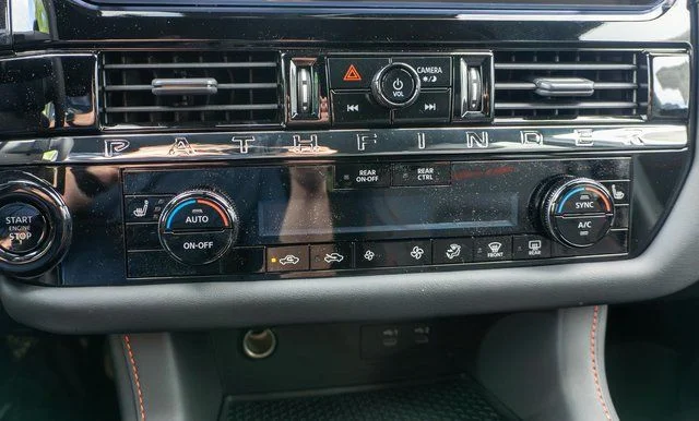 New 2026 Baltic Teal Pearl / Super Black Two-tone Nissan Rock Creek® image 21