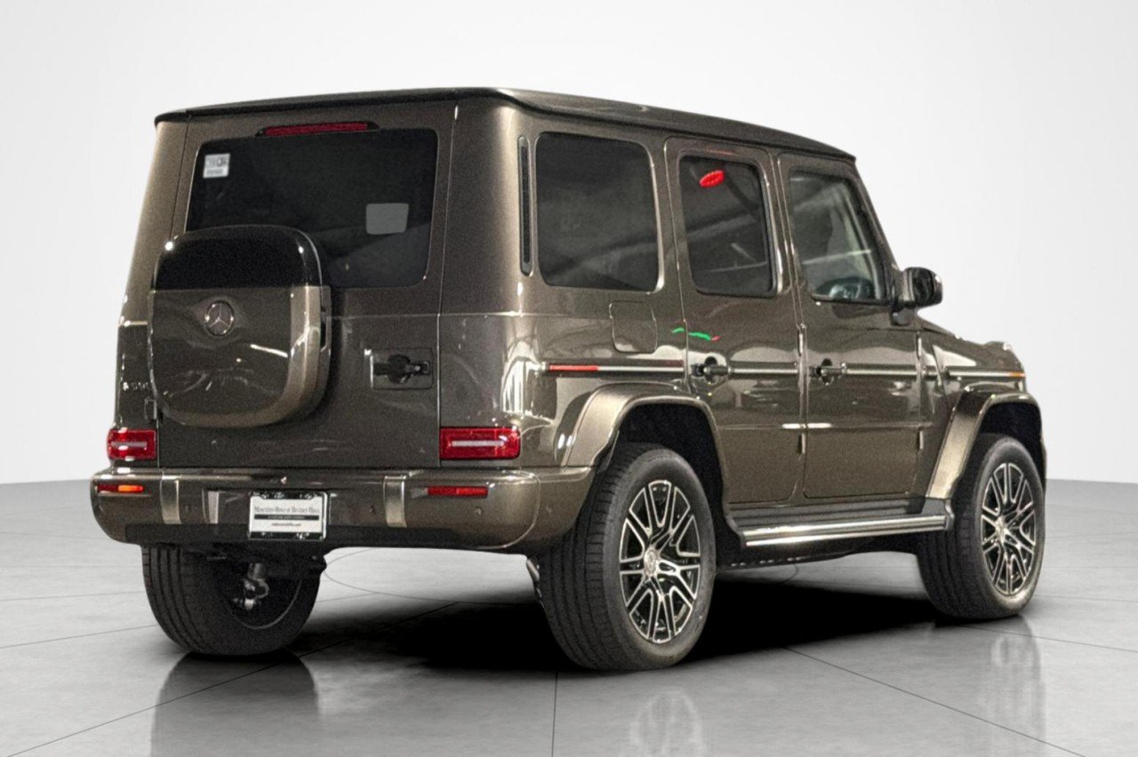 New 2026 Indium Grey Metallic Mercedes-Benz G 580e SUV image 5
