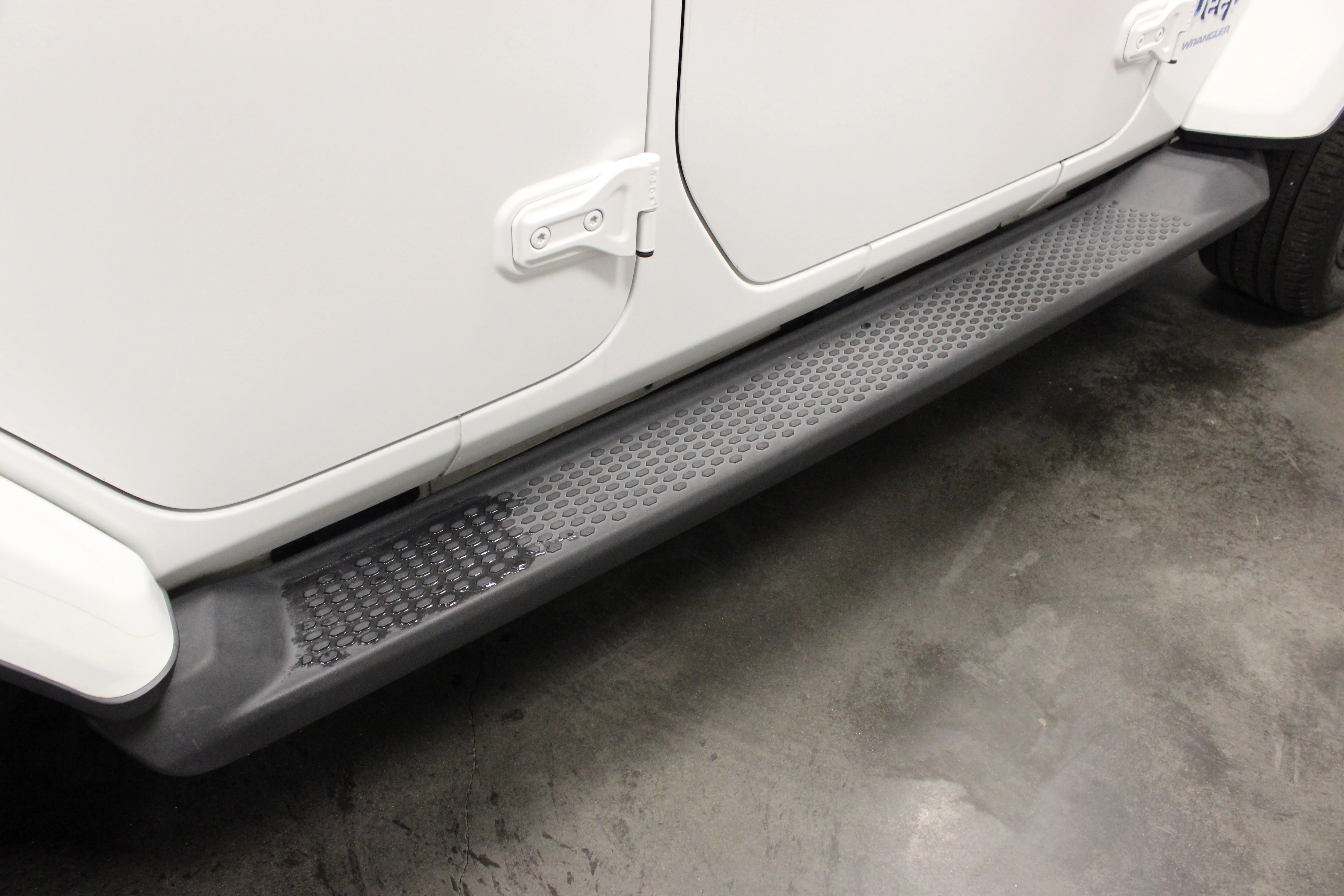 Used 2023 Bright White Clearcoat Jeep Sahara image 10