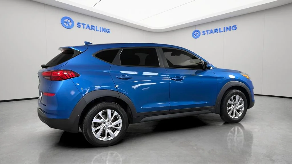 Used 2019 Blue Hyundai SE image 11