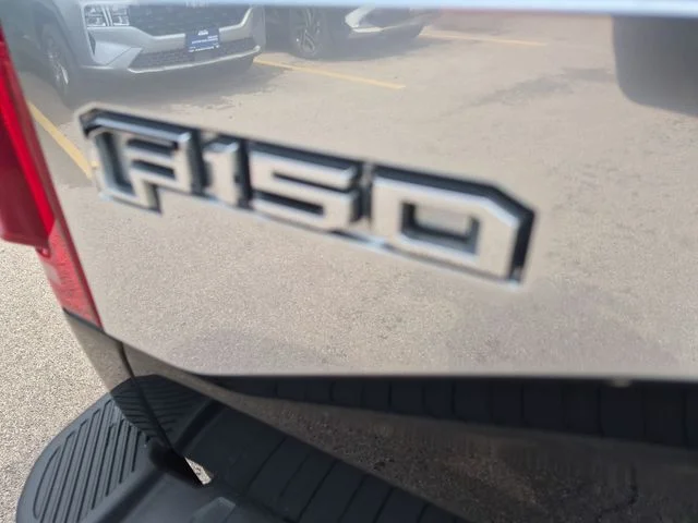 Used 2016 Black Ford Platinum image 27