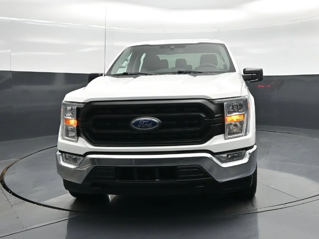 Used 2021 White Ford XL image 16