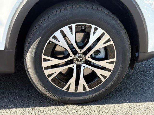New 2026 Polar White Mercedes-Benz GLB 250 image 26