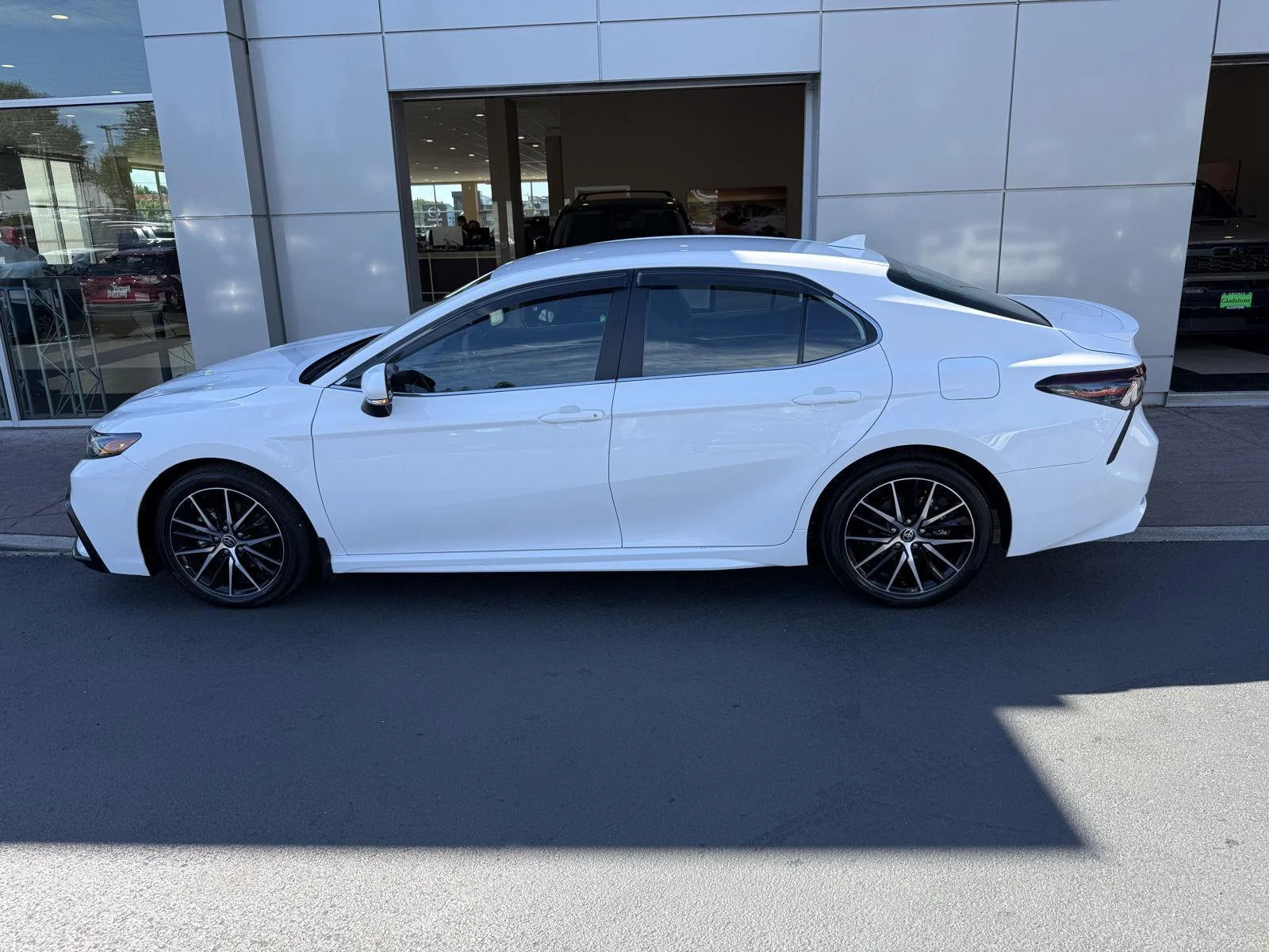 Used 2023 Ice Cap Toyota SE image 5