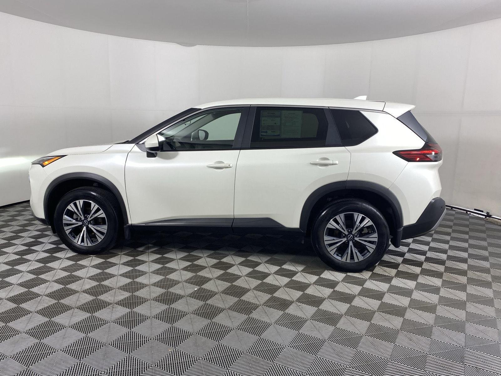 Used 2023 Pearl White Tricoat Nissan SV image 4