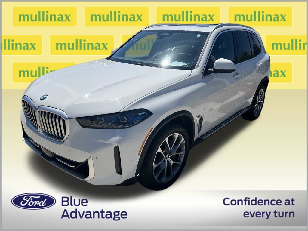 Used 2026 White BMW sDrive40i image 2