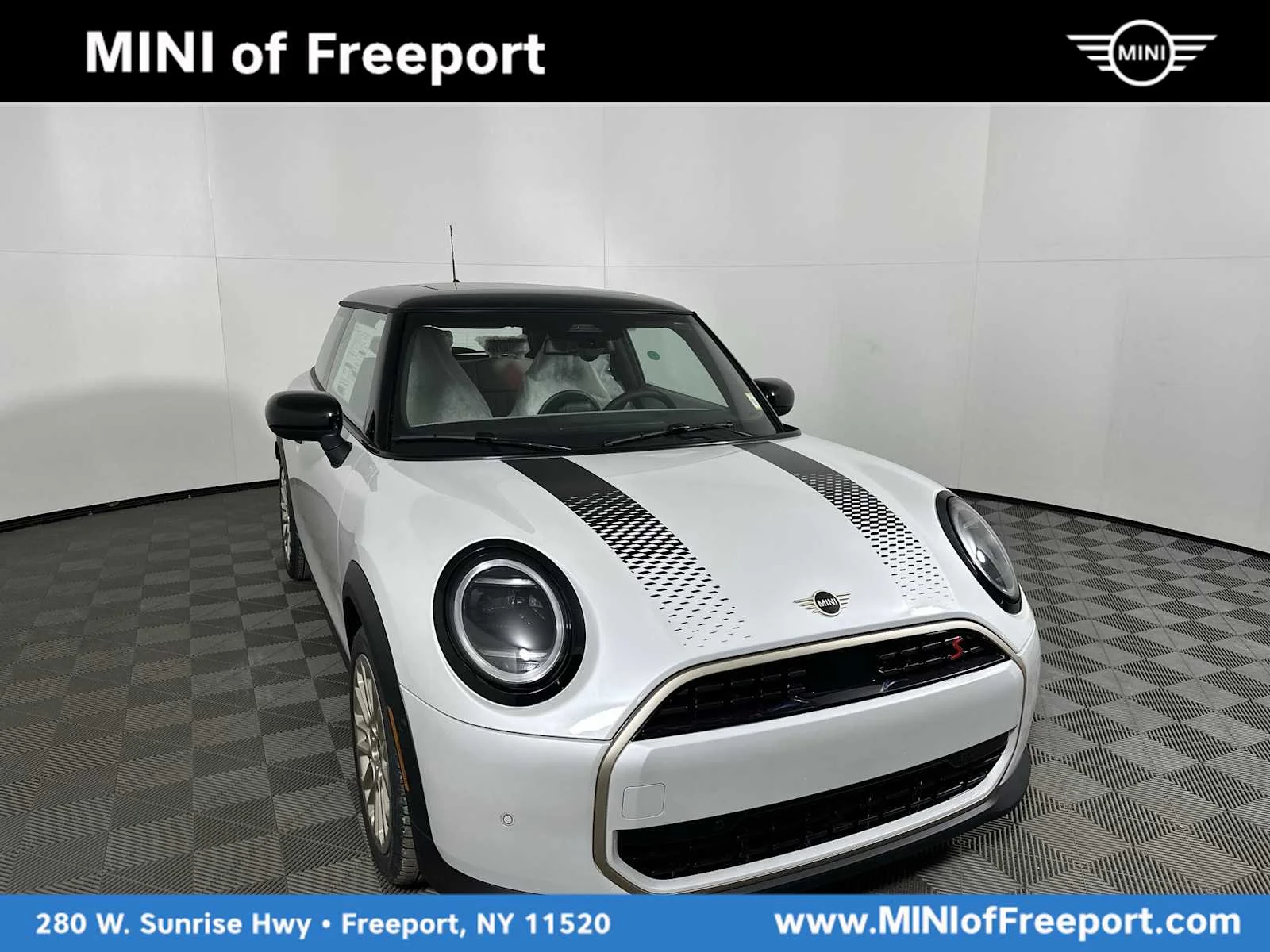2026 MINI Hardtop Cooper S Signature's photo
