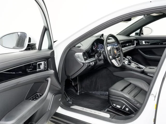 Used 2019  Porsche 4 image 7