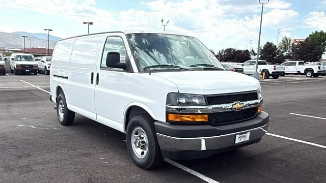 2026 Chevrolet Express 2500 Work Van HD's photo