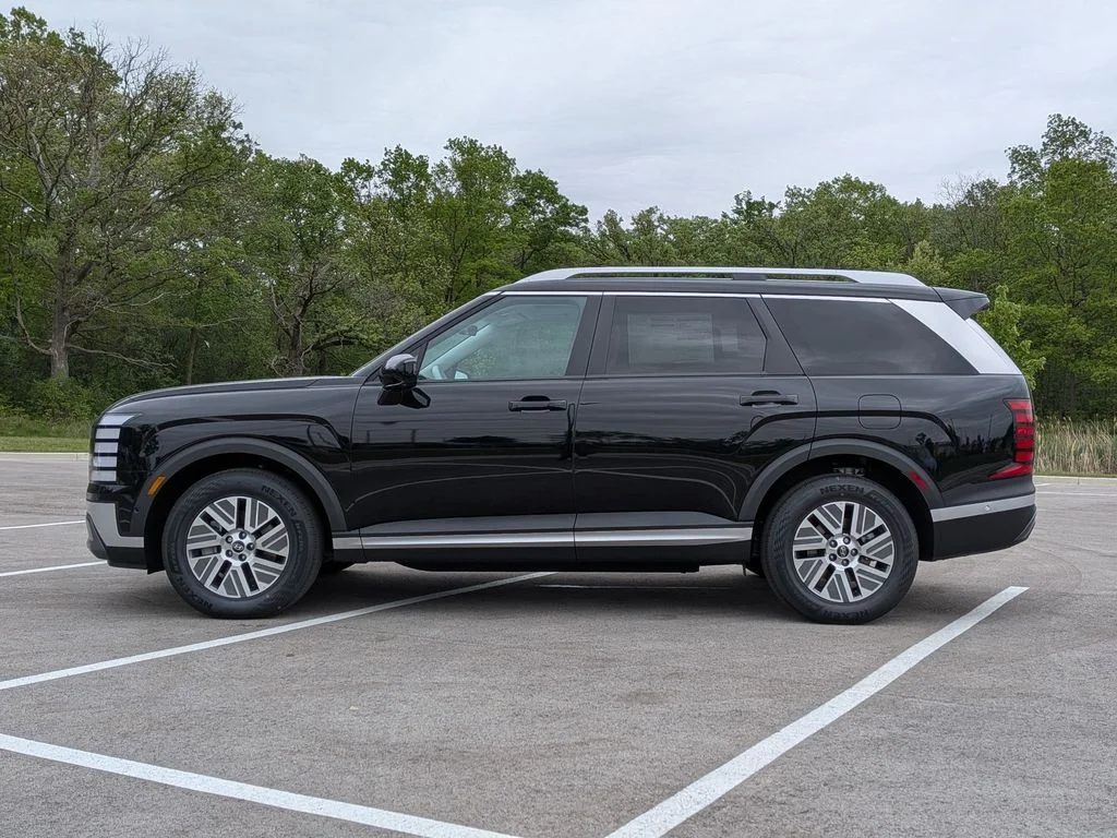 New 2026 Black Hyundai SEL Premium image 4