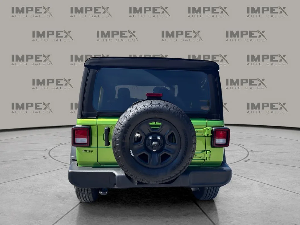 Used 2025 Green Jeep Sport image 4