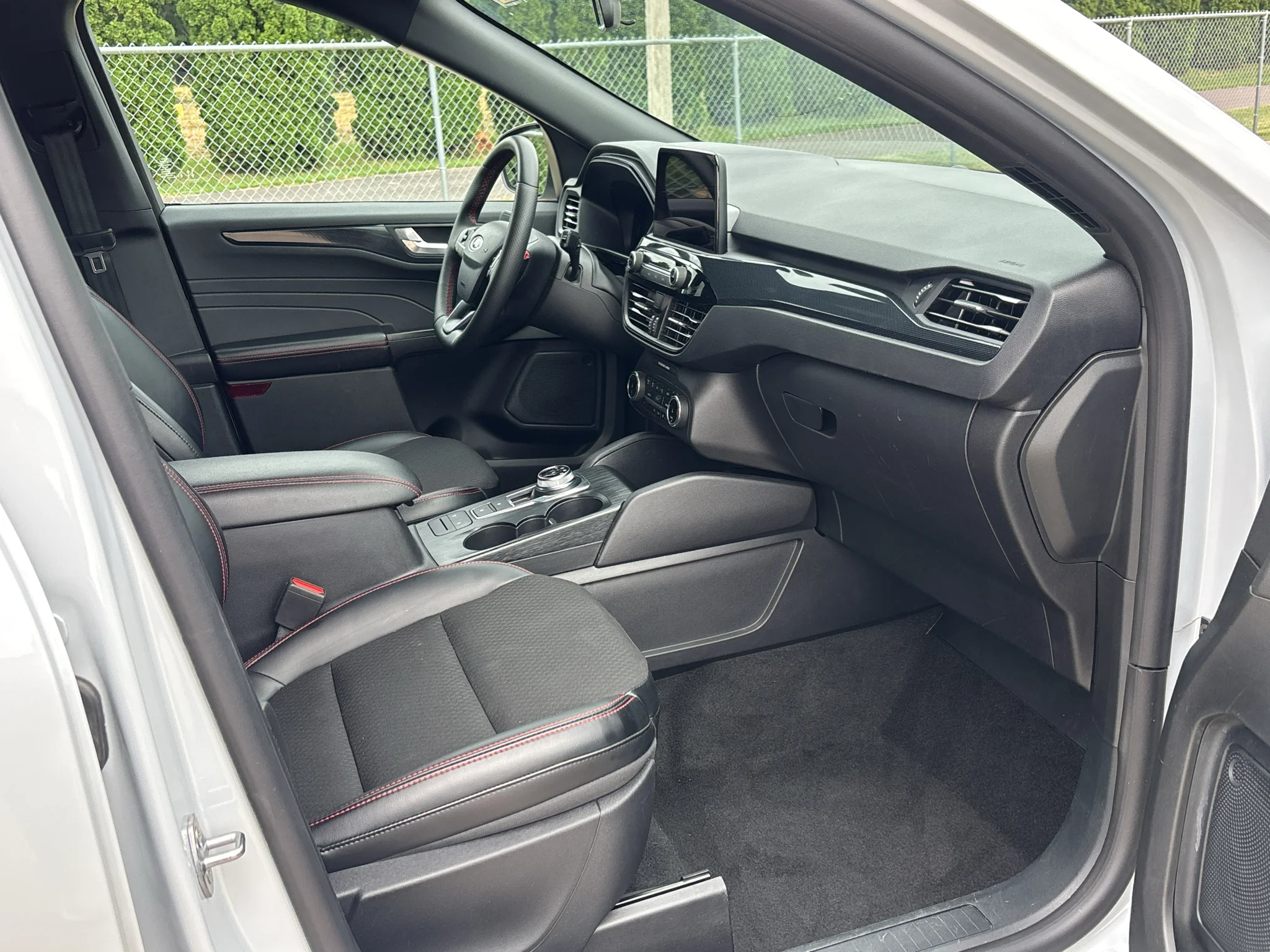 Used 2025 Space Silver Ford ST-Line Select image 14