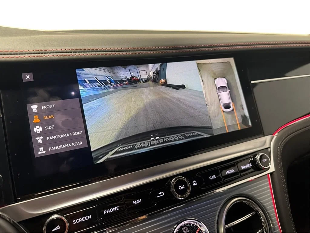 Used 2020 Black Bentley V8 image 24