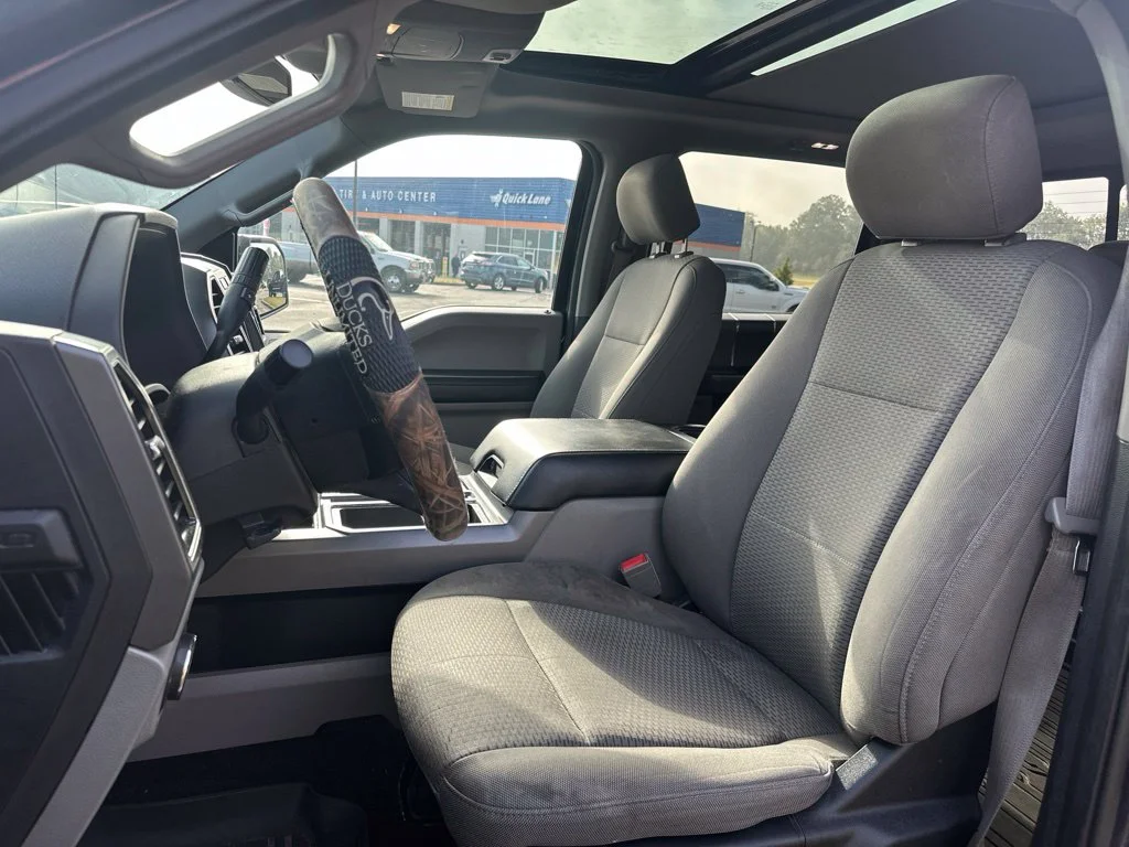 Used 2018 Blue Ford XLT image 3