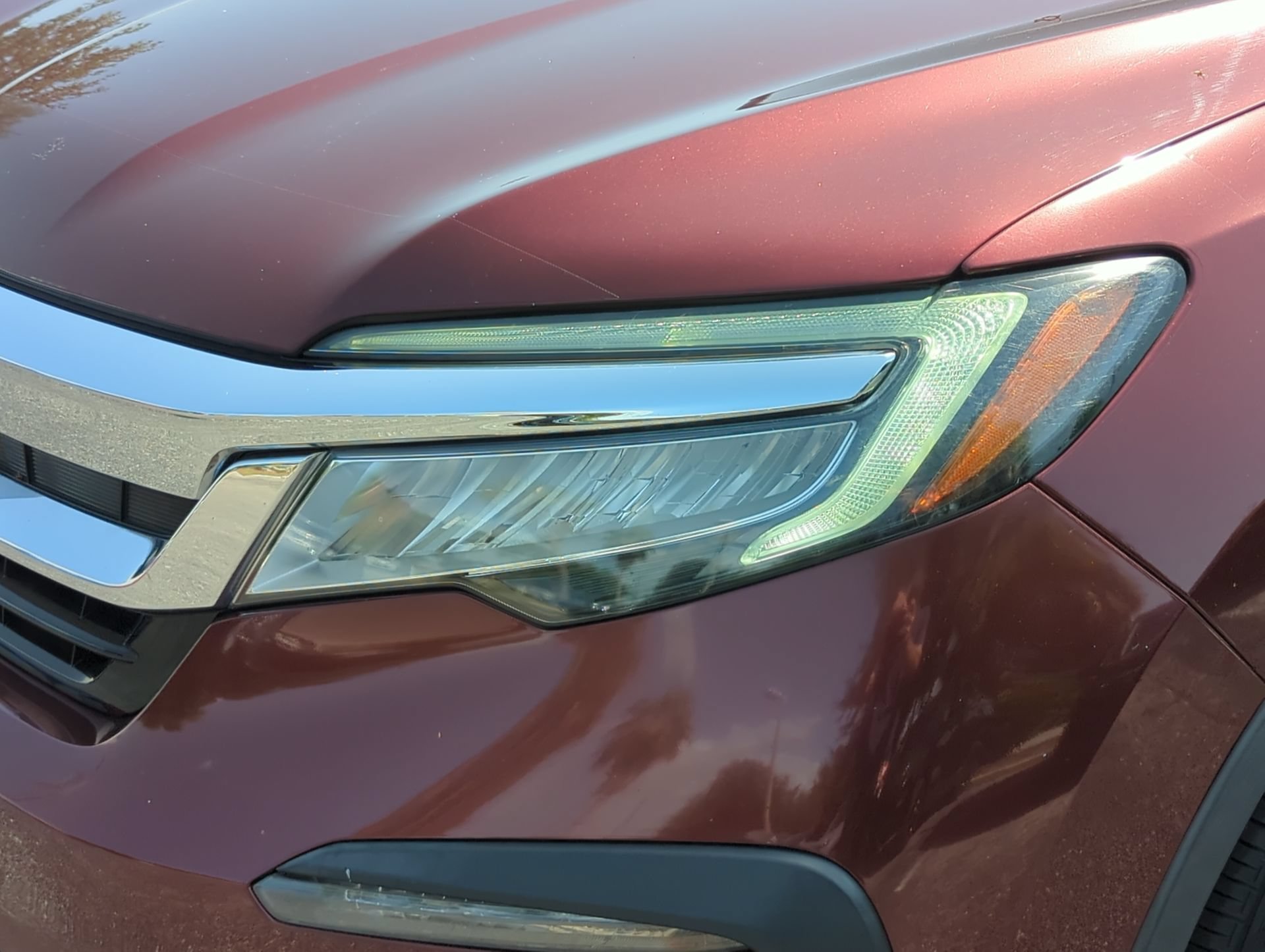 Used 2022 Deep Scarlet Pearl Honda Touring 8-Passenger image 11